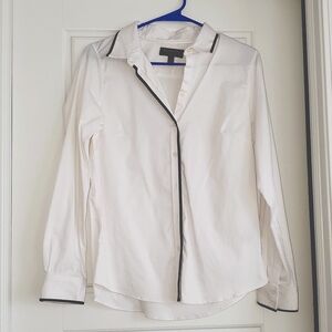 Banana Republic Women's Tailored Fit White Dress Shirt (size 10)